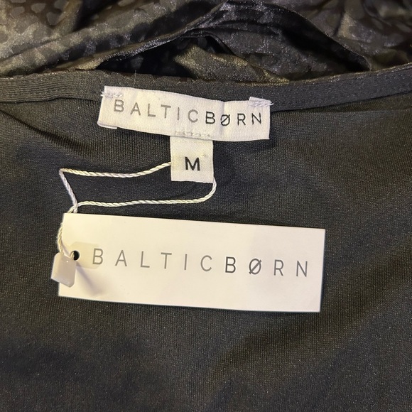 Baltic Born Savannah Print Kimono Maxi Dress, size medium.  NWT - Picture 2 of 6